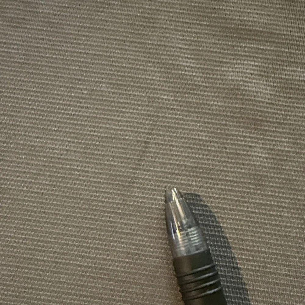 Lululemon Shirt Large. ****Minor Defects. See pictures Read Description***** - Picture 5 of 12